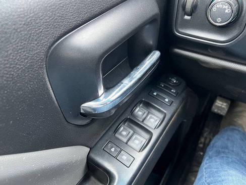 Used 2019 Chevrolet Silverado 2500 W/T AWD/4WD image 14