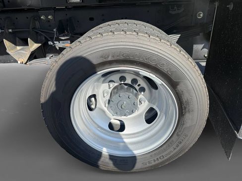 Used 2024 RAM 5500 4x4 Regular Cab image 8
