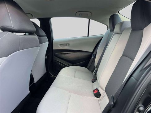 Used 2022 Toyota Corolla LE image 15