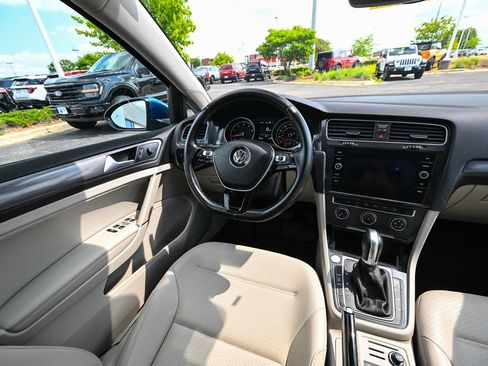 Used 2019 Volkswagen Golf SE FWD image 31