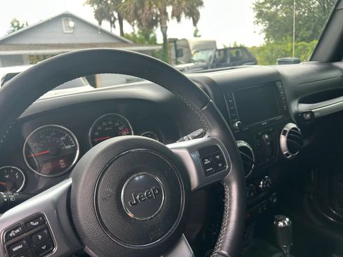 Used 2016 Jeep Wrangler Unlimited Rubicon AWD/4WD image 10