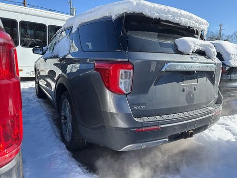 Certified 2022 Ford Explorer XLT w/ Equipment Group 202A image 5