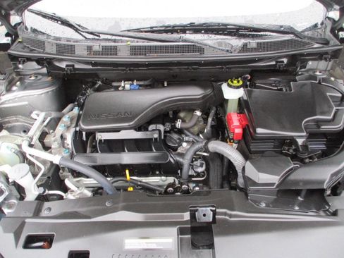 Used 2020 Nissan Rogue Sport S image 8