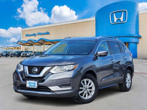 Used 2019 Nissan Rogue SV FWD image 1