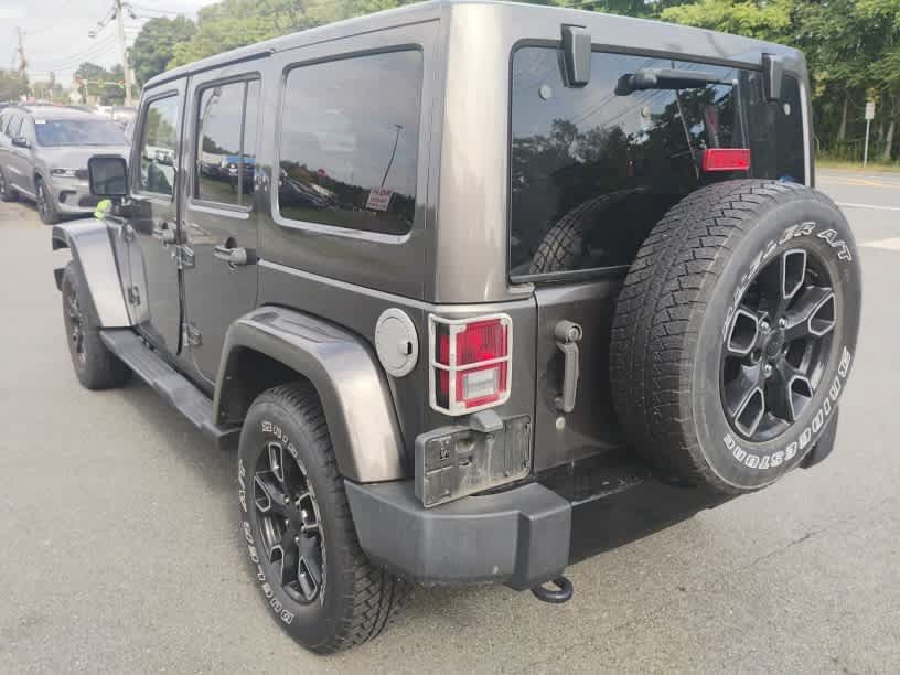 Used 2017 Jeep Wrangler Unlimited Sahara AWD/4WD image 5