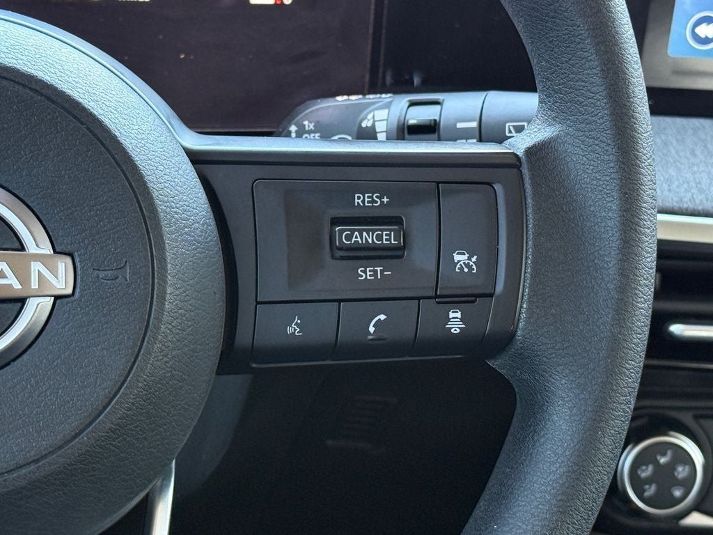 Used 2025 Nissan Kicks SV AWD/4WD image 21