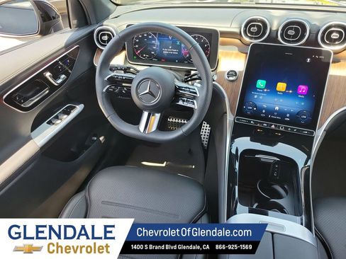 Used 2025 Mercedes-Benz GLC 300 image 23