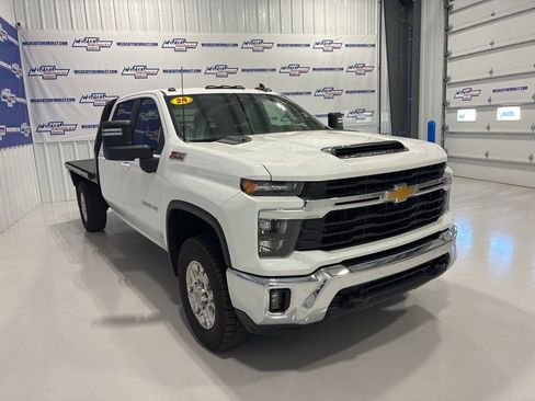 Used 2024 Chevrolet Silverado 3500 LT w/ Safety Package AWD/4WD image 9