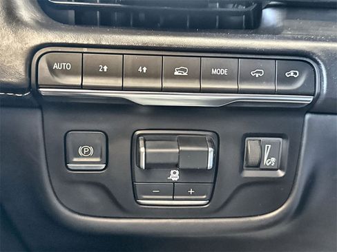 Used 2023 Cadillac Escalade ESV Sport Platinum image 17