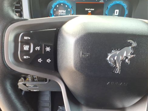 Used 2025 Ford Bronco Badlands image 23