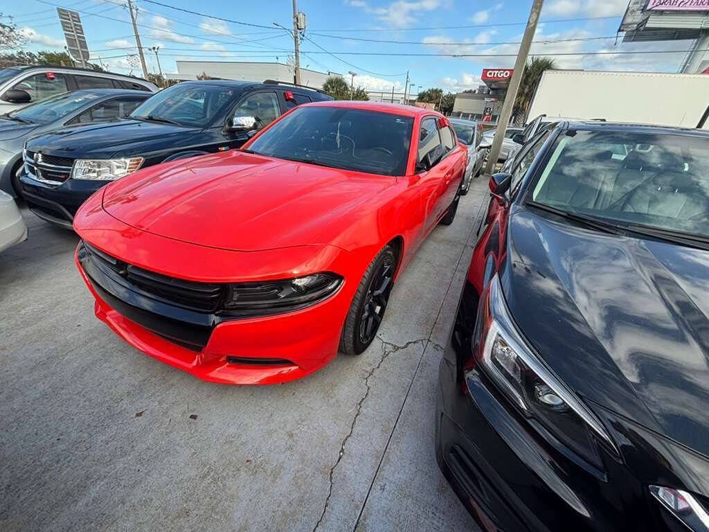 Used 2022 Dodge Charger SXT w/ Blacktop Package RWD image 2