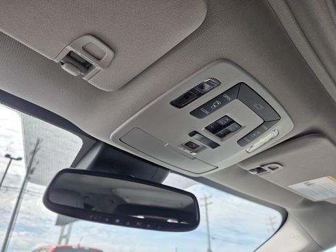 Used 2025 Toyota Sienna XLE w/ XLE Plus Package image 21