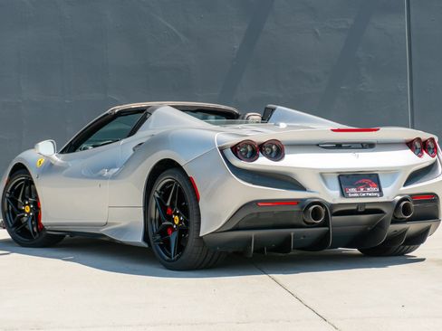 Used 2022 Ferrari F8 Tributo RWD image 10