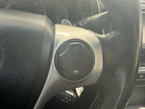 Used 2012 Toyota Camry SE FWD image 17