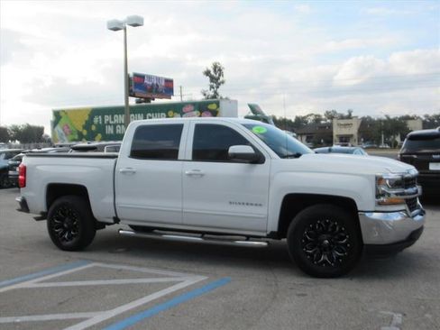 Used 2018 Chevrolet Silverado 1500 LT image 2
