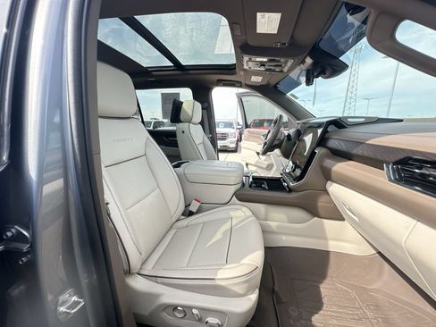 Certified 2025 GMC Yukon XL Denali w/ Denali Reserve Package AWD/4WD image 29