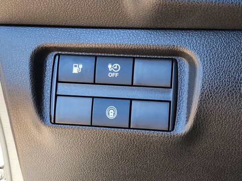 Used 2025 Nissan Leaf S FWD image 13