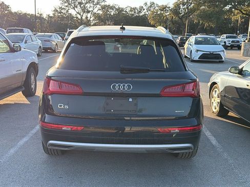 Used 2019 Audi Q5 2.0T Premium w/ Convenience Package image 6