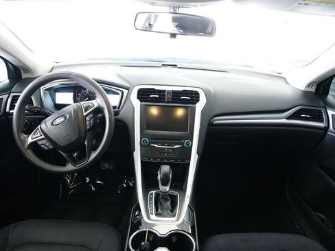 Used 2015 Ford Fusion SE FWD image 13