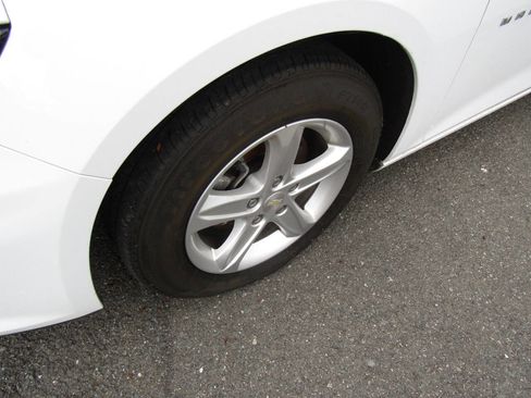 Used 2022 Chevrolet Malibu LS w/ LPO, Floor Liner Package FWD image 26