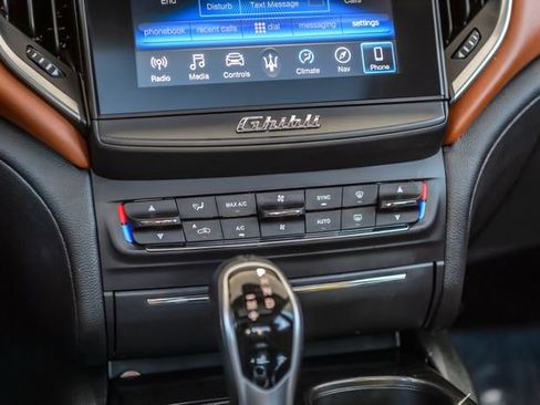 Used 2018 Maserati Ghibli RWD image 33