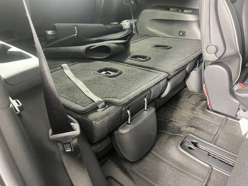 Used 2025 Hyundai Palisade SEL image 30