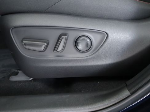 Used 2025 Toyota RAV4 SE image 13