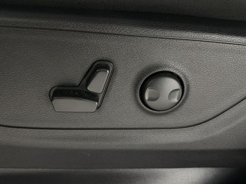 Used 2025 RAM 1500 Big Horn AWD/4WD image 17