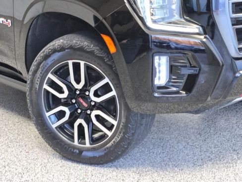 Used 2023 GMC Yukon AT4 AWD/4WD image 3