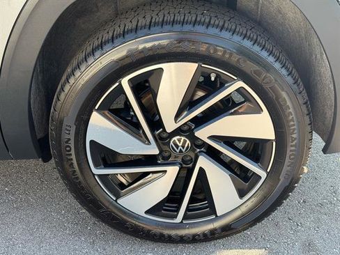 Used 2024 Volkswagen Atlas SE image 14