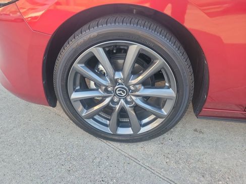 Used 2023 MAZDA MAZDA3 s image 31