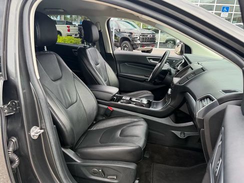 Used 2019 Ford Edge Titanium FWD image 20