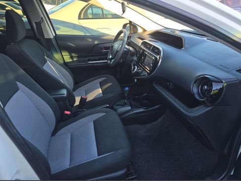 Used 2018 Toyota Prius C Two image 15