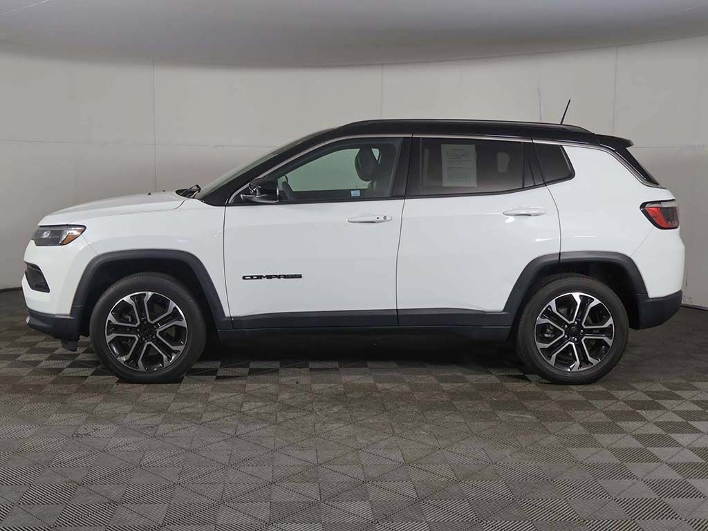 Used 2023 Jeep Compass Limited w/ Sun and Sound Group AWD/4WD image 18