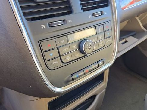 Certified 2016 Chrysler Town & Country Touring-L w/ Driver Convenience Group image 14