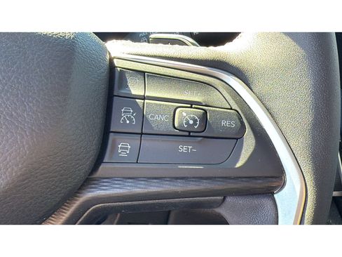 Used 2024 Jeep Grand Cherokee Altitude AWD/4WD image 26