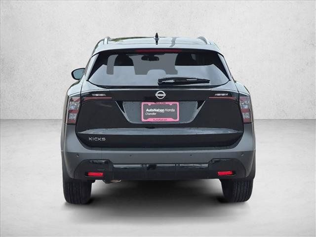 Used 2026 Nissan Kicks SV w/ SV Premium Package FWD image 3