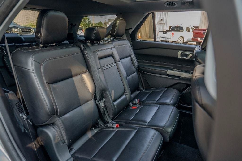 Used 2020 Ford Explorer XLT w/ Equipment Group 202A AWD/4WD image 29