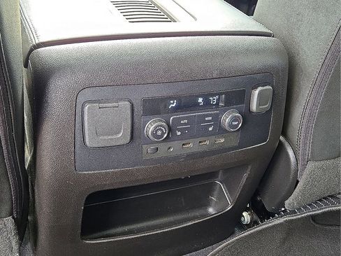 Used 2019 GMC Yukon XL Denali w/ Denali Ultimate Package image 18