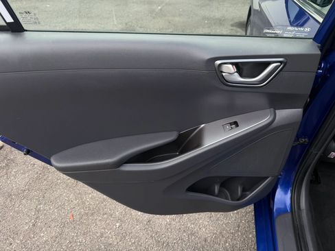 Used 2022 Hyundai Ioniq SE FWD image 25