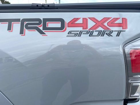 Used 2021 Toyota Tacoma TRD Sport AWD/4WD image 7