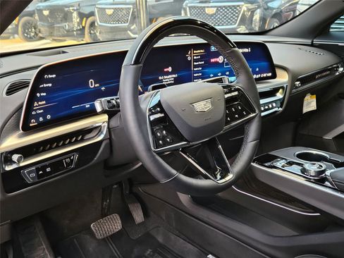 New 2025 Cadillac Lyriq Luxury w/ LPO, Floor Liner Package AWD/4WD image 9