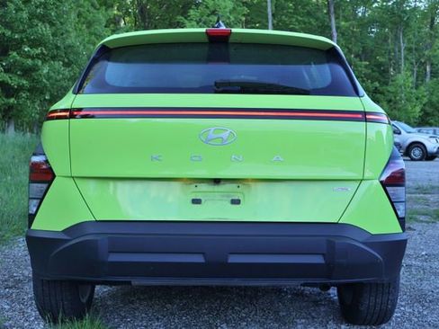 Used 2024 Hyundai Kona SE AWD/4WD image 5