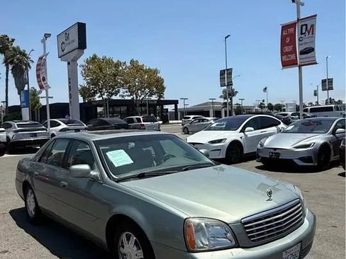 Used 2005 Cadillac De Ville w/ Equipment Group FWD image 3