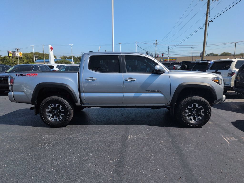 Used 2023 Toyota Tacoma TRD Off-Road w/ TRD Premium Off Road Package AWD/4WD image 6