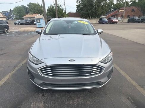 Used 2020 Ford Fusion SE FWD image 8