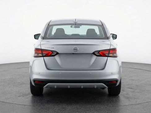 Used 2025 Nissan Versa SV image 7