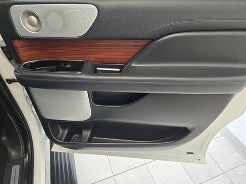 Used 2024 Lincoln Navigator L Reserve w/ Equipment Group 201A image 8