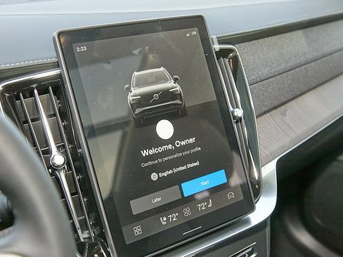 New 2026 Volvo XC90 B6 Ultra w/ Protection Package image 14