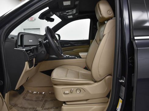 Used 2024 Cadillac Escalade ESV Premium Luxury AWD/4WD image 10